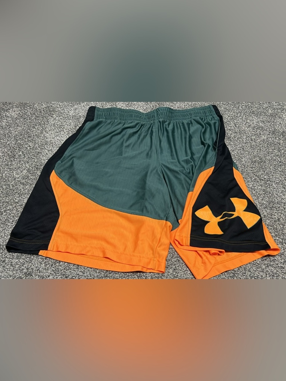 Men’s 2x under armour basketball shorts